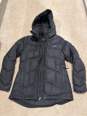 Patagonia Women's Black Hooded Puffer Jacket
